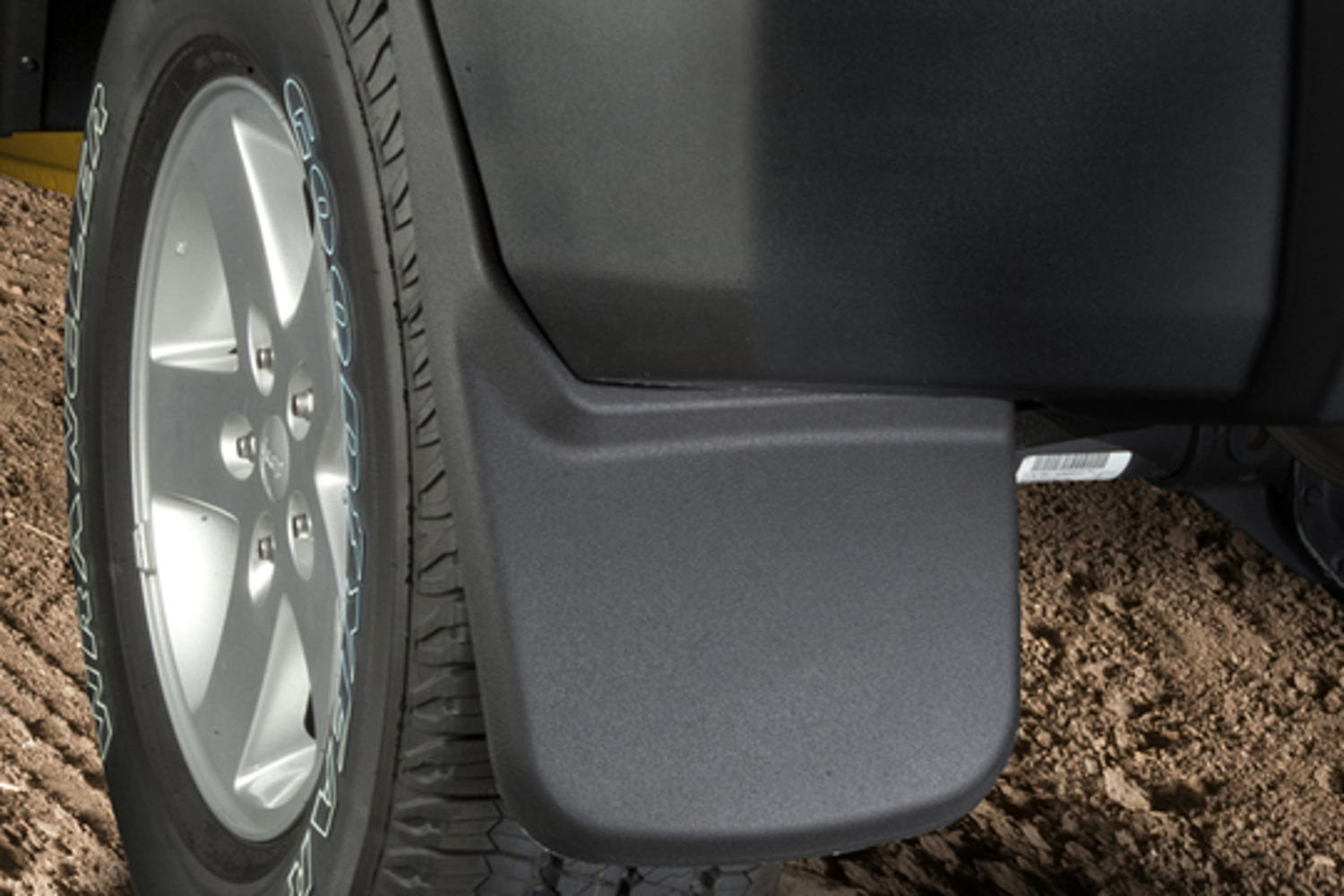 Get the Best Mud Flaps near Me for a Smoother Ride